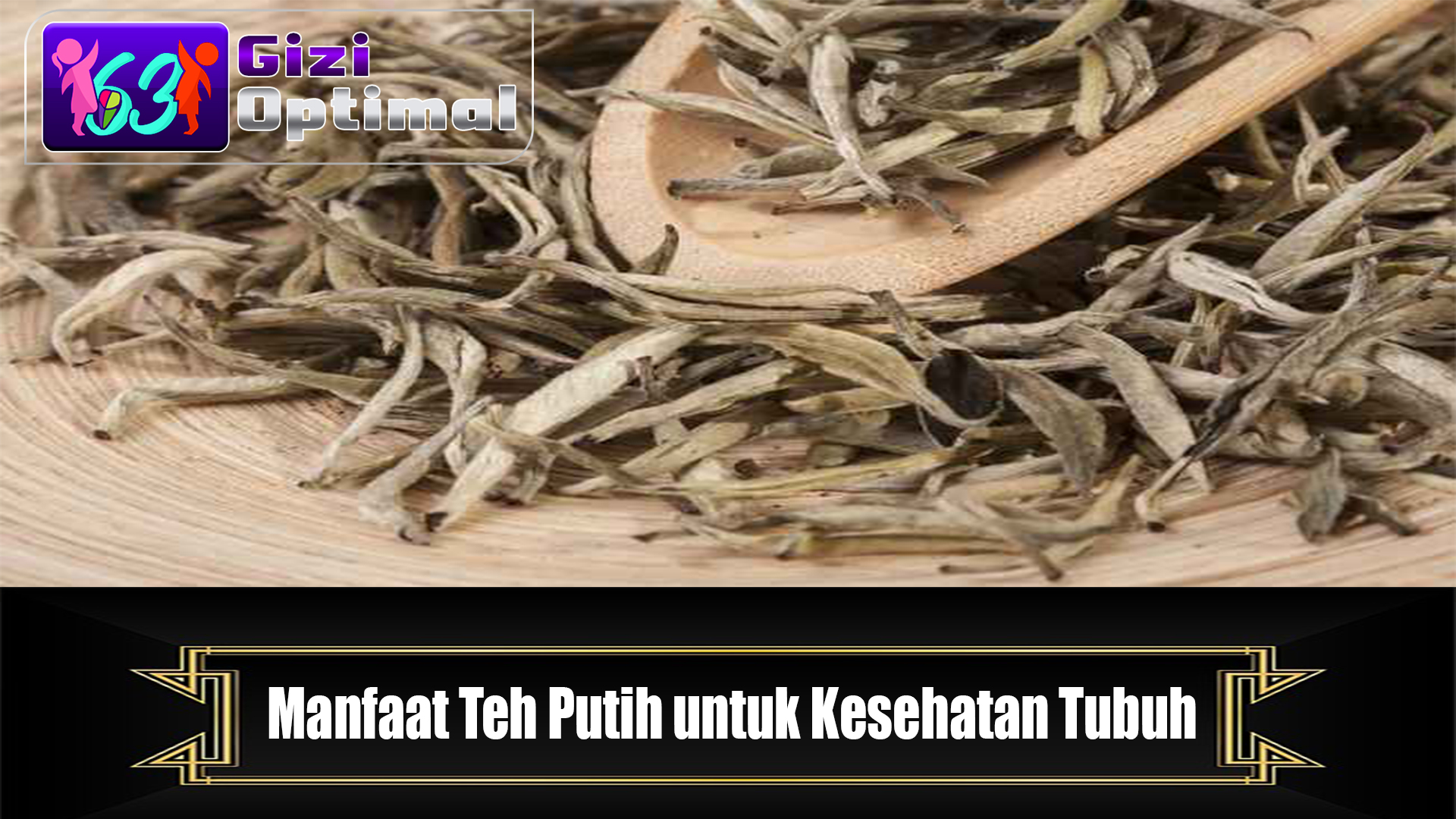 Teh putih adalah jenis teh yang semakin populer karena manfaat kesehatannya yang menonjol. Dibuat dari daun teh muda yang belum mengalami oksidasi, teh putih memiliki rasa ringan dan segar yang khas. Selain itu, teh putih mengandung berbagai senyawa bioaktif yang memberikan sejumlah manfaat kesehatan. Dalam artikel ini, kita akan menjelajahi manfaat kesehatan yang ditawarkan oleh teh putih. Kaya Akan Antioksidan Teh putih mengandung sejumlah besar antioksidan, termasuk katekin. Antioksidan ini membantu melawan radikal bebas dalam tubuh yang dapat merusak sel-sel dan menyebabkan berbagai penyakit. Konsumsi teh putih secara teratur dapat membantu meningkatkan sistem kekebalan tubuh Anda. Menjaga Kesehatan Jantung Teh putih telah dikaitkan dengan penurunan risiko penyakit jantung. Katekin dalam teh putih dapat membantu menurunkan tekanan darah dan kolesterol LDL (kolesterol jahat). Ini dapat mengurangi risiko aterosklerosis dan penyakit jantung koroner. Selain itu, teh putih juga membantu meningkatkan fungsi pembuluh darah. Membantu Menurunkan Berat Badan Bagi mereka yang mencari dukungan dalam penurunan berat badan, teh putih dapat menjadi sekutu yang baik. Katekin dalam teh putih dapat meningkatkan metabolisme tubuh dan membantu dalam pembakaran lemak. Selain itu, teh putih memiliki efek diuretik ringan yang dapat membantu menghilangkan kelebihan cairan dari tubuh. Meningkatkan Kesehatan Kulit Teh putih mengandung senyawa anti-penuaan yang dapat membantu menjaga kulit tetap sehat dan muda. Antioksidan dalam teh putih melindungi kulit dari kerusakan akibat paparan sinar matahari dan polusi. Selain itu, teh putih juga dapat membantu dalam perawatan kulit yang lebih lanjut, seperti mengurangi peradangan dan jerawat. Mengurangi Risiko Kanker Beberapa penelitian menunjukkan bahwa konsumsi teh putih dapat membantu mengurangi risiko kanker, terutama kanker kulit, payudara, usus besar, dan lambung. Katekin dalam teh putih memiliki sifat anti-kanker yang dapat menghambat pertumbuhan sel kanker dan memicu apoptosis, yaitu kematian sel kanker. Baca Juga : Wajib Ketahui Manfaat sehatan Serta Cara Melakukannya di Sini Meningkatkan Kesehatan Mental Teh putih mengandung asam amino L-theanine, yang dikenal memiliki efek menenangkan pada otak. Ini dapat membantu mengatasi stres dan kecemasan dan meningkatkan fokus dan konsentrasi. L-theanine bekerja bersama kafein dalam teh putih untuk memberikan energi yang lebih stabil tanpa menyebabkan kegelisahan yang sering terkait dengan minuman berkafein. Menyehatkan Gigi dan Mulut Teh putih mengandung senyawa antibakteri yang dapat membantu mengurangi pertumbuhan bakteri dalam mulut. Namun, penting untuk tidak menambahkan gula atau pemanis lain ke dalam teh putih, yang dapat merusak kesehatan gigi. Meningkatkan Kesehatan Tulang Teh putih juga dapat mendukung kesehatan tulang. Senyawa dalam teh putih dapat membantu meningkatkan kepadatan mineral tulang dan mengurangi risiko osteoporosis. Konsumsi teh putih secara teratur dapat memberikan manfaat jangka panjang bagi kesehatan tulang Anda. Kesimpulan Teh putih adalah minuman yang lezat dan sehat yang dapat memberikan sejumlah manfaat kesehatan yang signifikan. Dengan kandungan antioksidan yang tinggi, kemampuannya untuk menjaga kesehatan jantung, mendukung penurunan berat badan, dan melindungi kulit, teh putih dapat menjadi tambahan yang baik untuk pola makan Anda. Namun, seperti halnya dengan minuman berkafein lainnya, disarankan untuk mengonsumsi teh putih dengan bijak